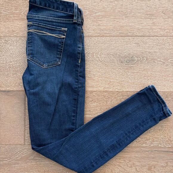 Womens Eddie Bauer Straight Leg Blue Denim Jeans Size 2 - Picture 1 of 5